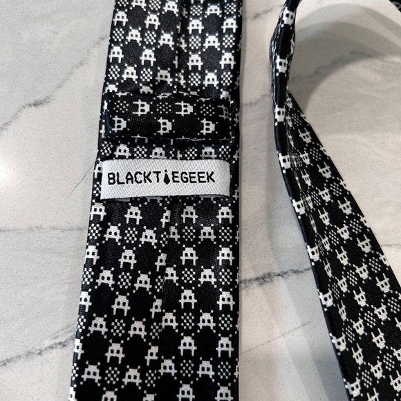 NWOT Black Tie Geek Space Invaders Tie - Picture 4 of 6